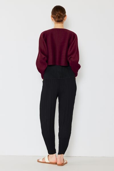 Pleated Relaxed-Fit Slight Drop Crotch Jogger