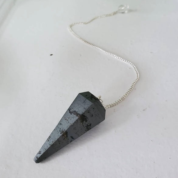 Hematite pendulum