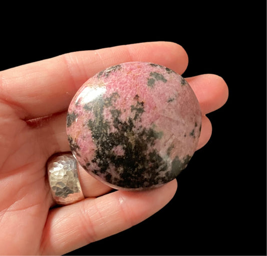 Rhodonite palm stone